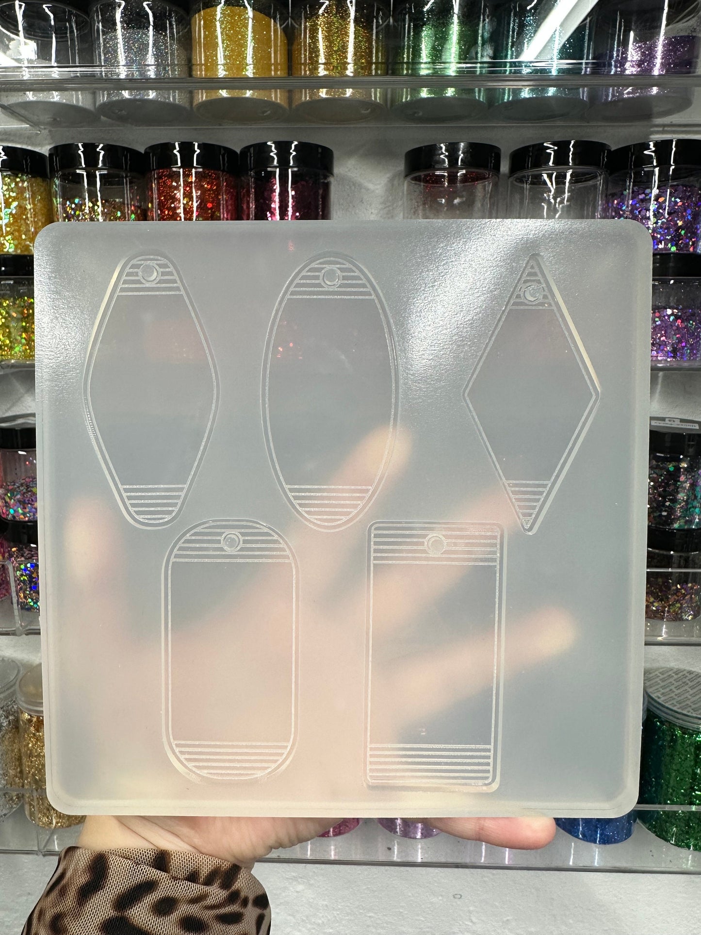 Silicone Mold | Vintage Motel Keychain with Hole